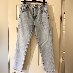 Zara light wash straight leg denim, size 4 (USA)